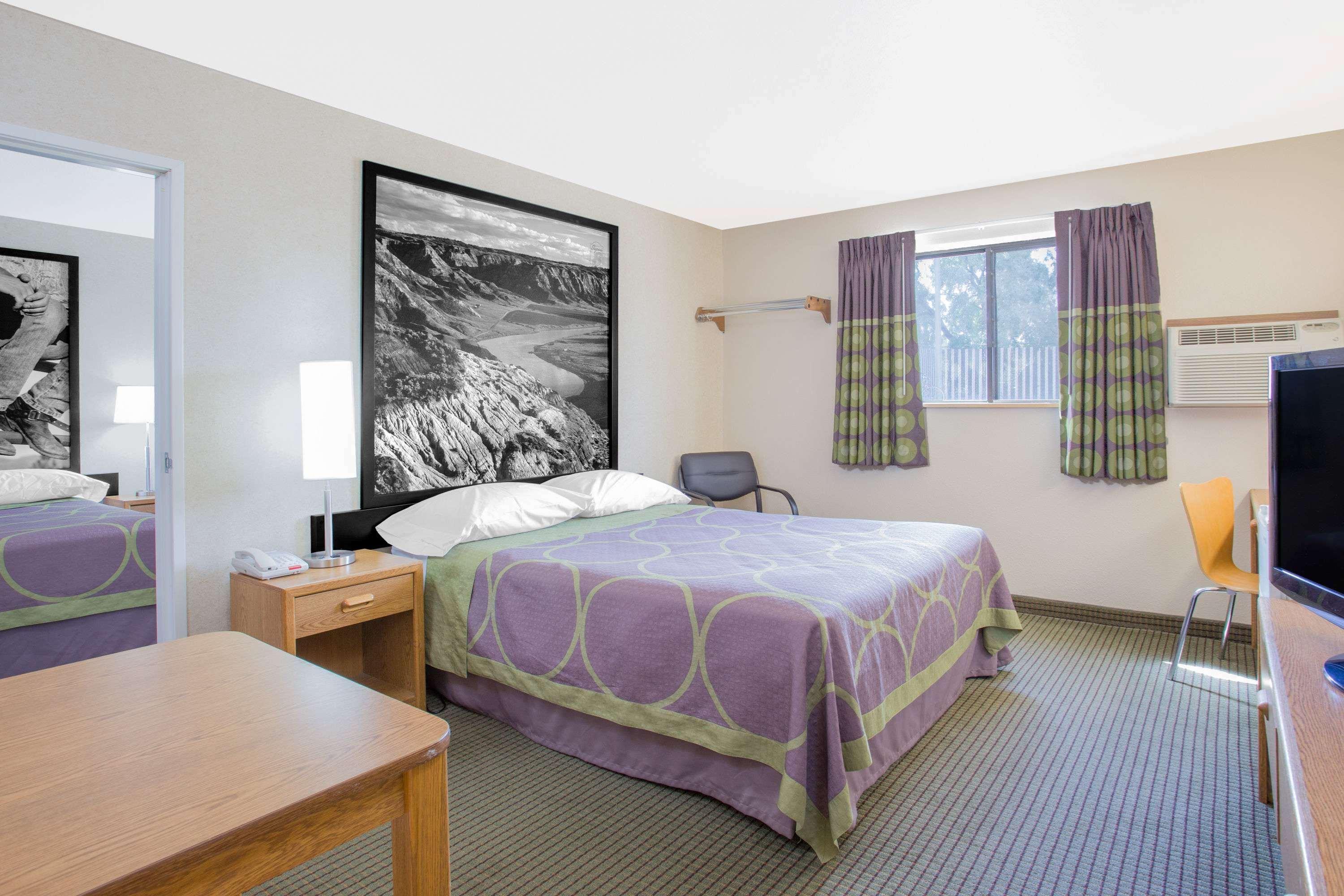 Super 8 By Wyndham Havre Otel Dış mekan fotoğraf